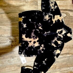 Sage Collective Black and Cream Tie-Dye Fleece Jacket - Size M